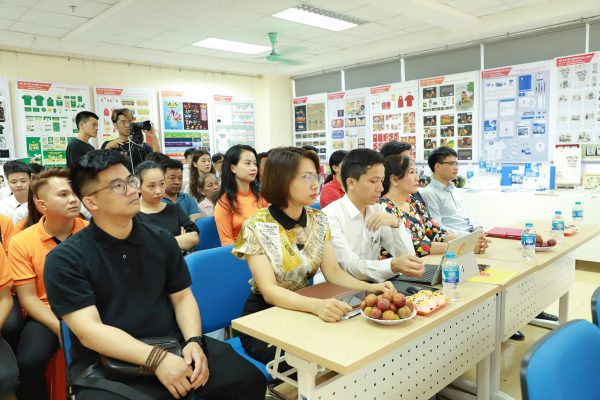 Nao lòng mùa phượng cuối cùng K17